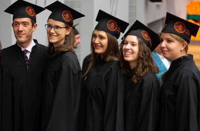 Studenci wydziału lekarskiego po raz kolejny bardzo dobrze wypadli na Lekarskim Egzaminie Końcowym.